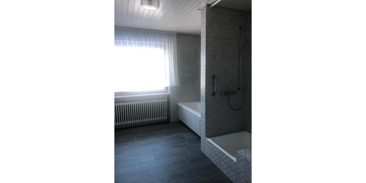 Etagenwohnung Aichhalden - 3 Zimmer, 190 m&sup2;, 1.200&euro; | Angebot:25905240