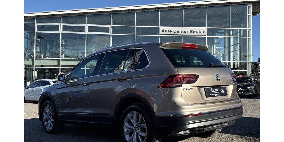 VW Tiguan 2.0 TDI HIGHLINE/4x4/PANO/STANDHEIZUNG 137.501 km 19.800 &euro; Villingen-Schwenningen 78054
