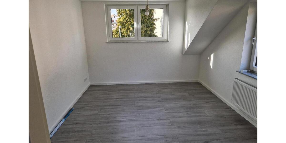 Dachgeschoßwohnung Wehingen - 4 Zimmer, 80 m&sup2;, 900&euro; | Angebot:25932440