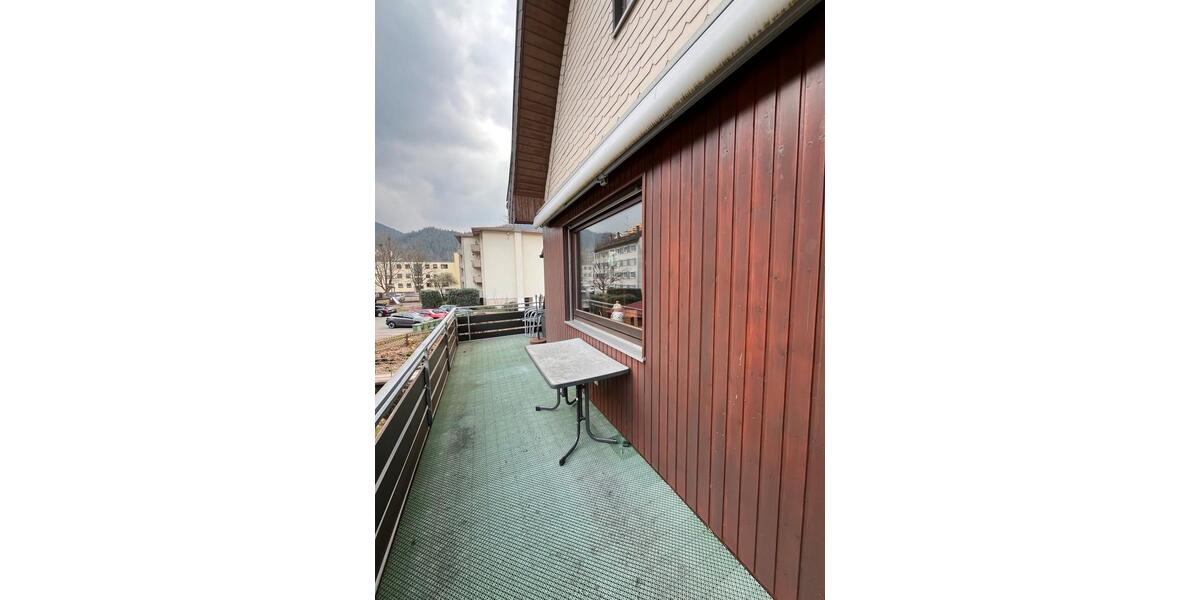 Etagenwohnung Hornberg - 3 Zimmer, 82 m&sup2;, 900&euro; | Angebot:25842296