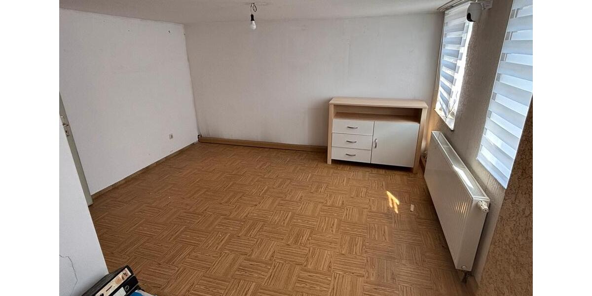 Einfamilienhaus Tuningen - 7.5 Zimmer, 200 m&sup2;, 750&euro; | Angebot:26051483