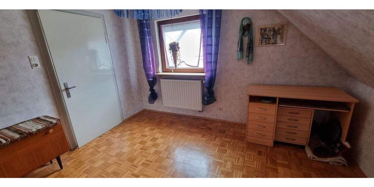 Einfamilienhaus Rottweil-Göllsdorf Göllsdorf - 6 Zimmer, 130 m&sup2;, 300.000&euro; | Angebot:25654264