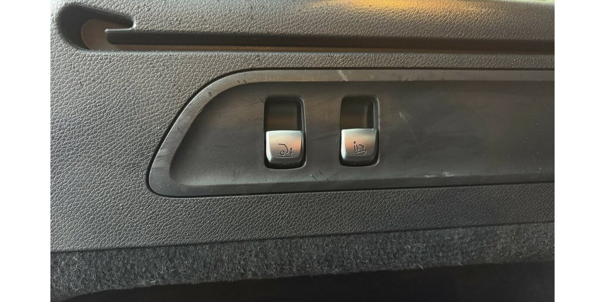 Mercedes-Benz GLC 43 AMG PANORAMA/KAMERA/NAVI/LUFTFED./1.HAND 46.662 km 49.900 &euro; Villingen-Schwenningen 78054