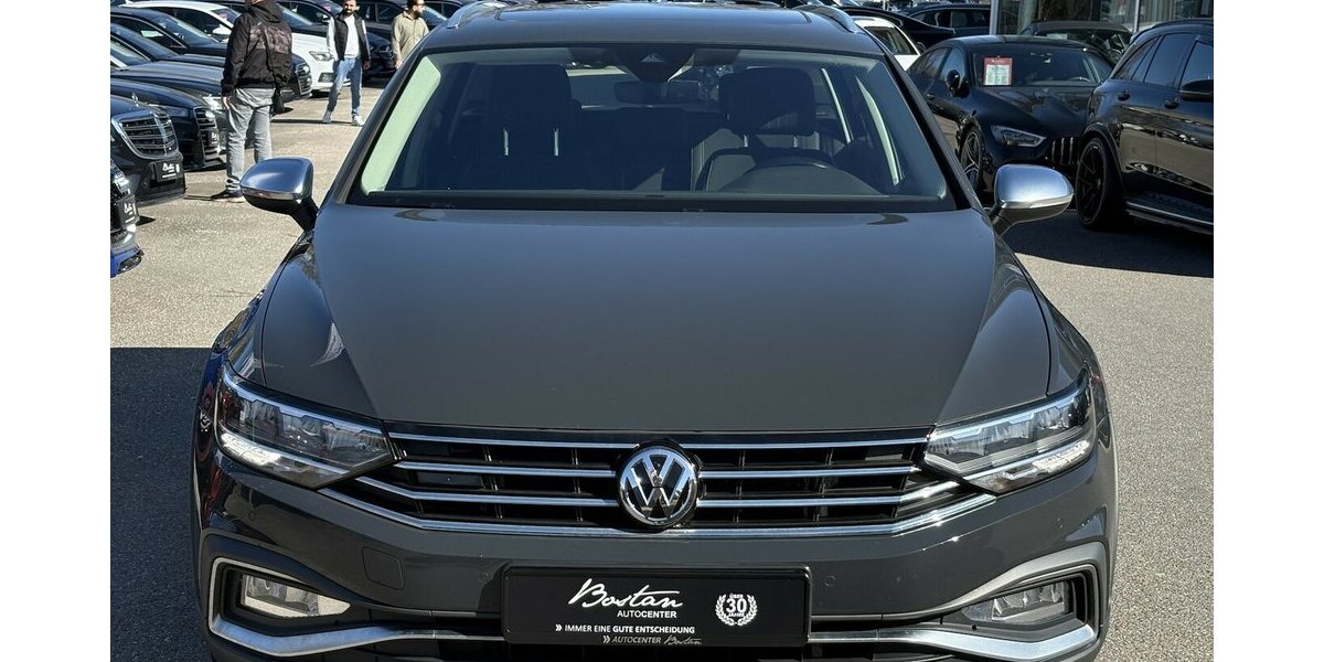 VW Passat Alltrack 2.0 TDI MASSAGE/PANO/NAVI/1.HAND 88.854 km 26.800 &euro; Villingen-Schwenningen 78054
