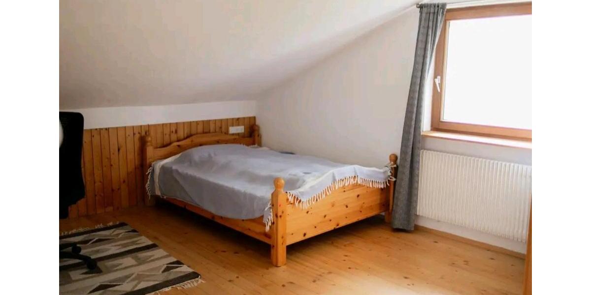 Maisonettenwohnung Trossingen - 5 Zimmer, 180 m&sup2;, 1.600&euro; | Angebot:25977683