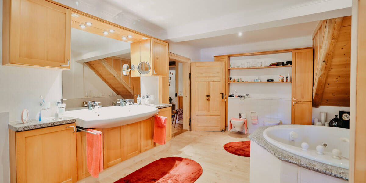 Mehrfamilienhaus, Wohnhaus Zimmern ob Rottweil Stetten - 9 Zimmer, 323 m&sup2;, 695.000&euro; | Angebot:25742602