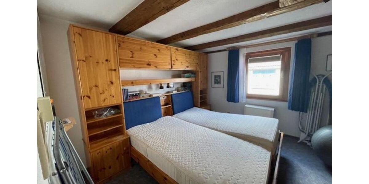 Mehrfamilienhaus, Wohnhaus Lenzkirch - 10 Zimmer, 220 m&sup2;, 390.000&euro; | Angebot:25544786