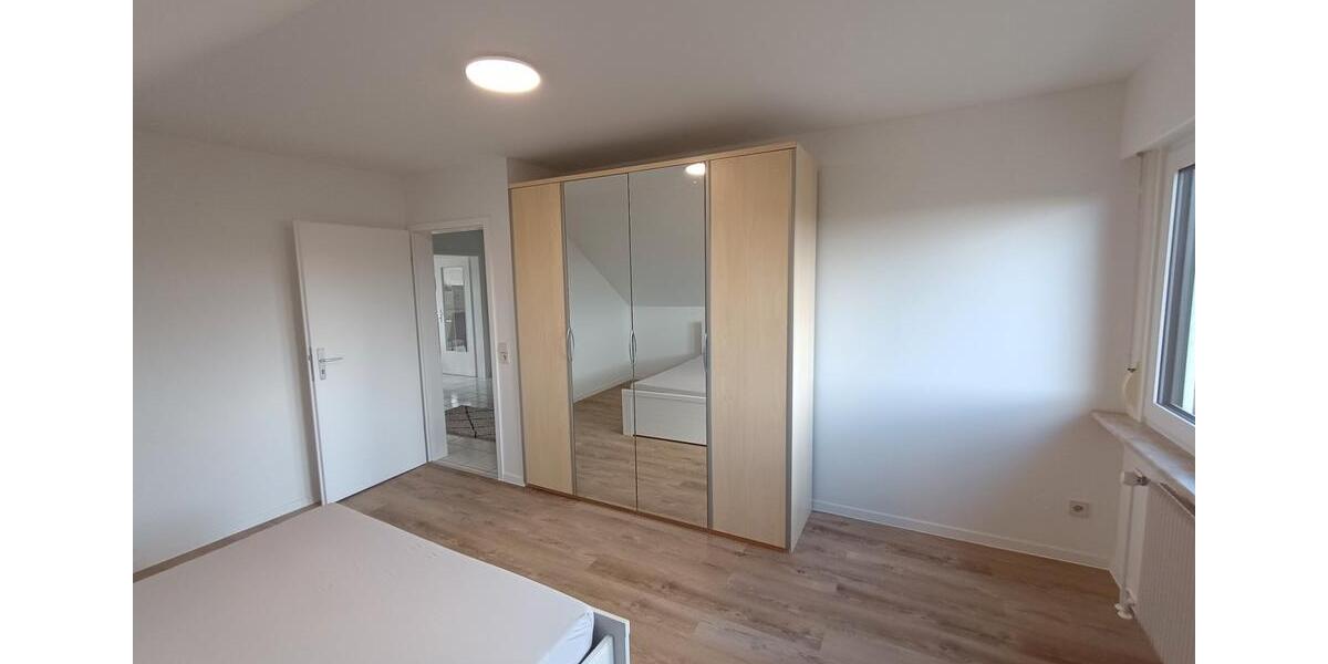 Dachgeschoßwohnung Trossingen - 1 Zimmer, 62 m&sup2;, 400&euro; | Angebot:26580139