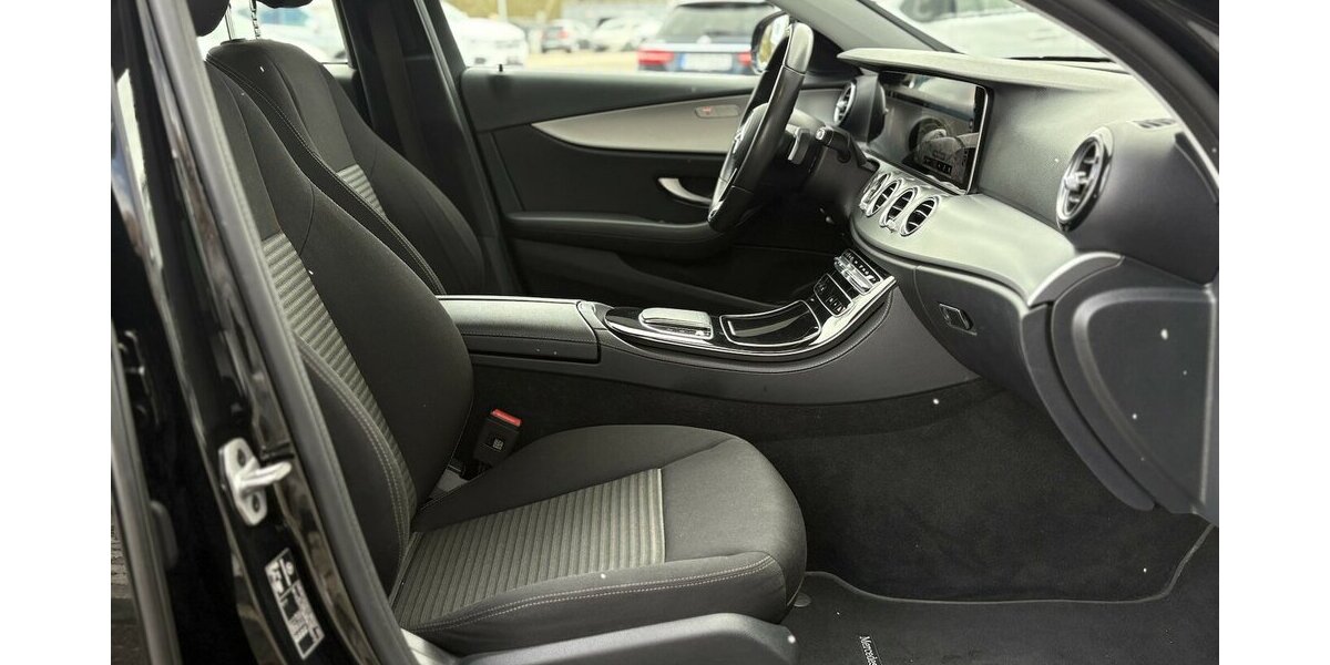 Mercedes-Benz E 200 d VIRTUAL+COCKPIT/KAMERA/NAVI/CARPLAY/SHZ 109.838 km 28.900 &euro; Villingen-Schwenningen 78054