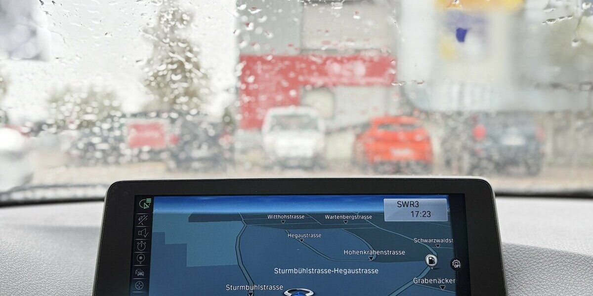 BMW 330D Touring HEADUP/PANO/NAVI/AHK/ACC/KEYLESS 188.152 km 14.900 &euro; Villingen-Schwenningen 78054