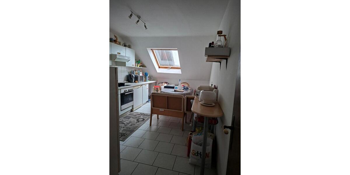 Dachgeschoßwohnung Blumberg - 4 Zimmer, 95 m&sup2;, 930&euro; | Angebot:25843615