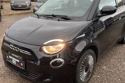 Fiat 500e 27.650 km 18.900 &euro; Villingen-Schwenningen 78052