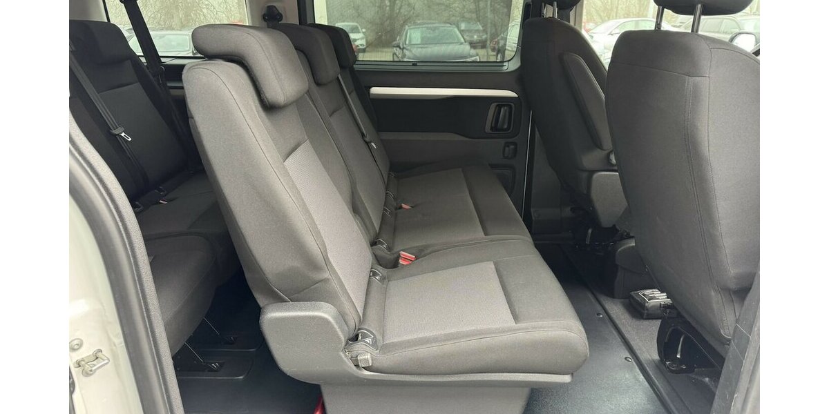 Peugeot Traveller BUSINESS L2 2.0 HDI/NAVI/8-SITZ/1.HAND 81.738 km 29.800 &euro; Villingen-Schwenningen 78054