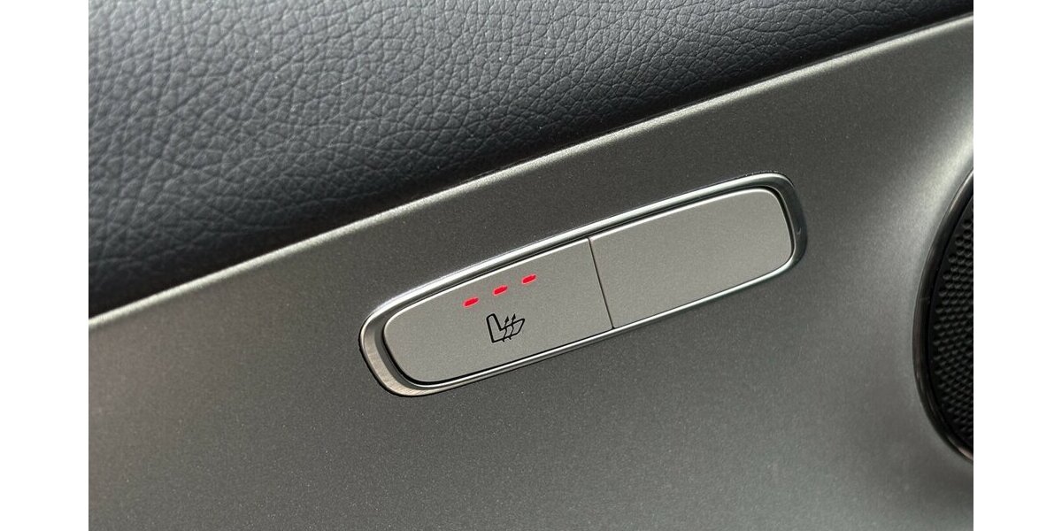 Mercedes-Benz E 200 d VIRTUAL+COCKPIT/KAMERA/NAVI/CARPLAY/SHZ 109.838 km 28.900 &euro; Villingen-Schwenningen 78054