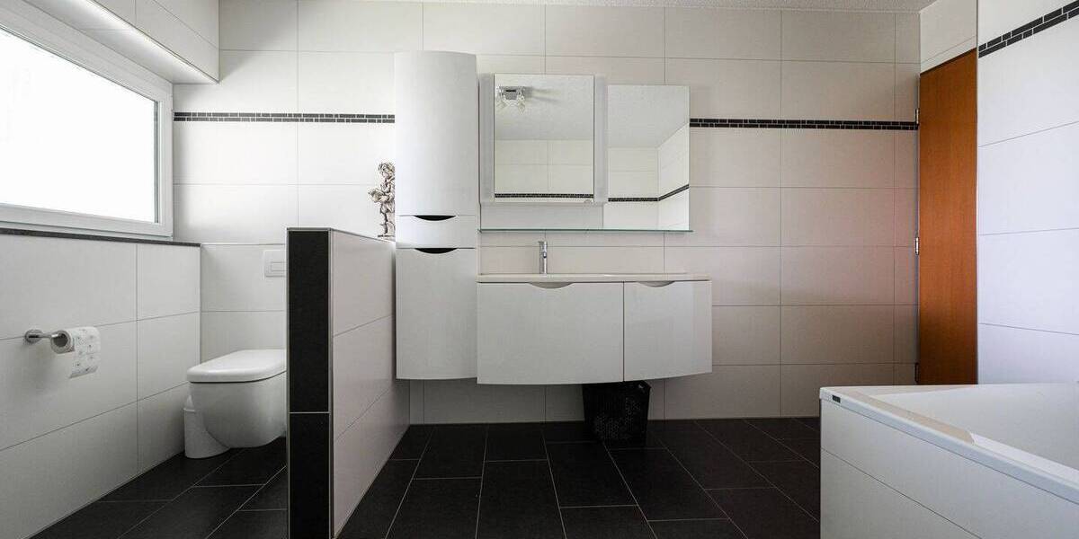 Einfamilienhaus Tuttlingen - 6 Zimmer, 201 m&sup2;, 845.000&euro; | Angebot:25984334