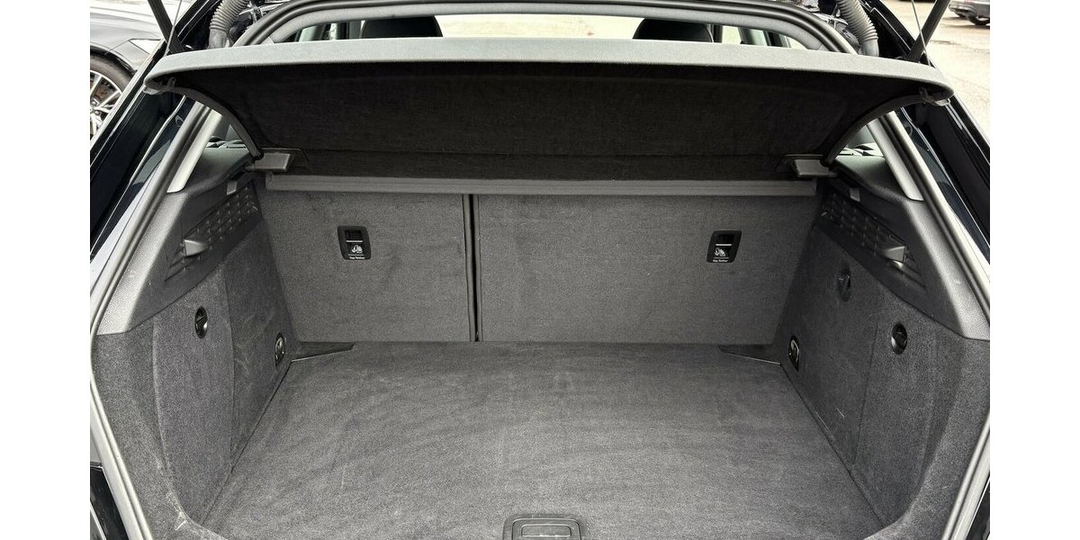 Audi A3 2.0 TDI Sportback NAVIGATION/TEMPOMAT/SHZ/PDC 141.977 km 14.800 &euro; Villingen-Schwenningen 78054