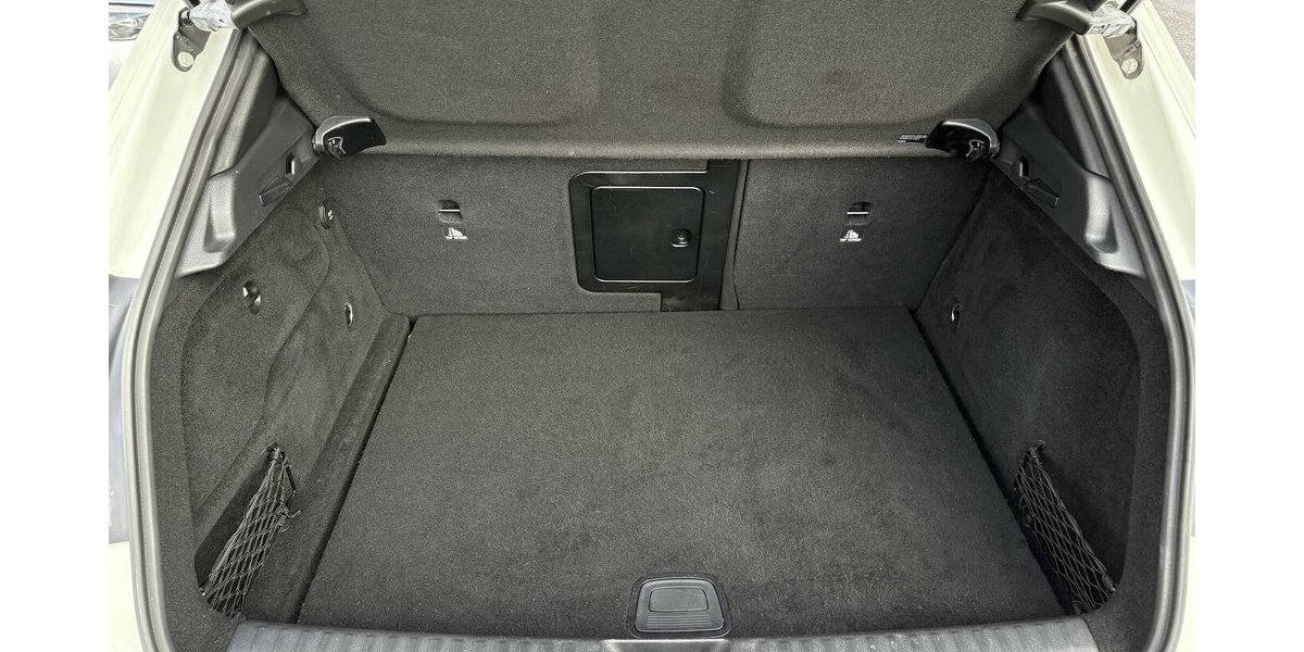 Mercedes-Benz GLA 250 4Matic NIGHT/BI-XENON/PANO/NAVI/MEMORY 138.187 km 15.900 &euro; Villingen-Schwenningen 78054