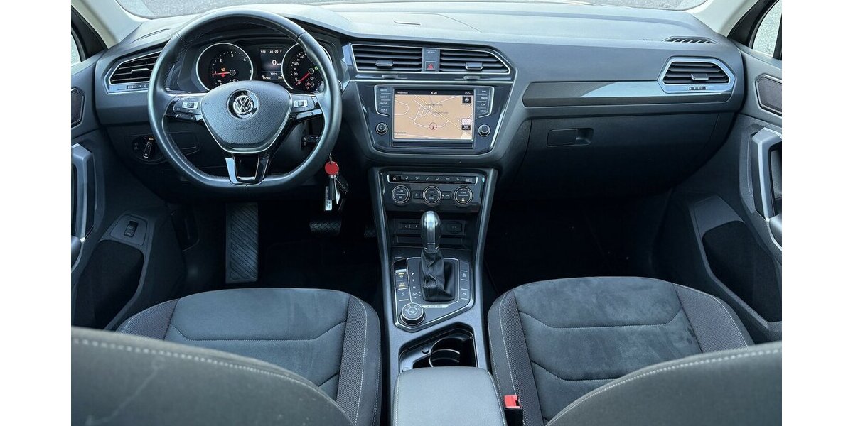 VW Tiguan 2.0 TDI HIGHLINE/4x4/PANO/STANDHEIZUNG 137.501 km 19.800 &euro; Villingen-Schwenningen 78054