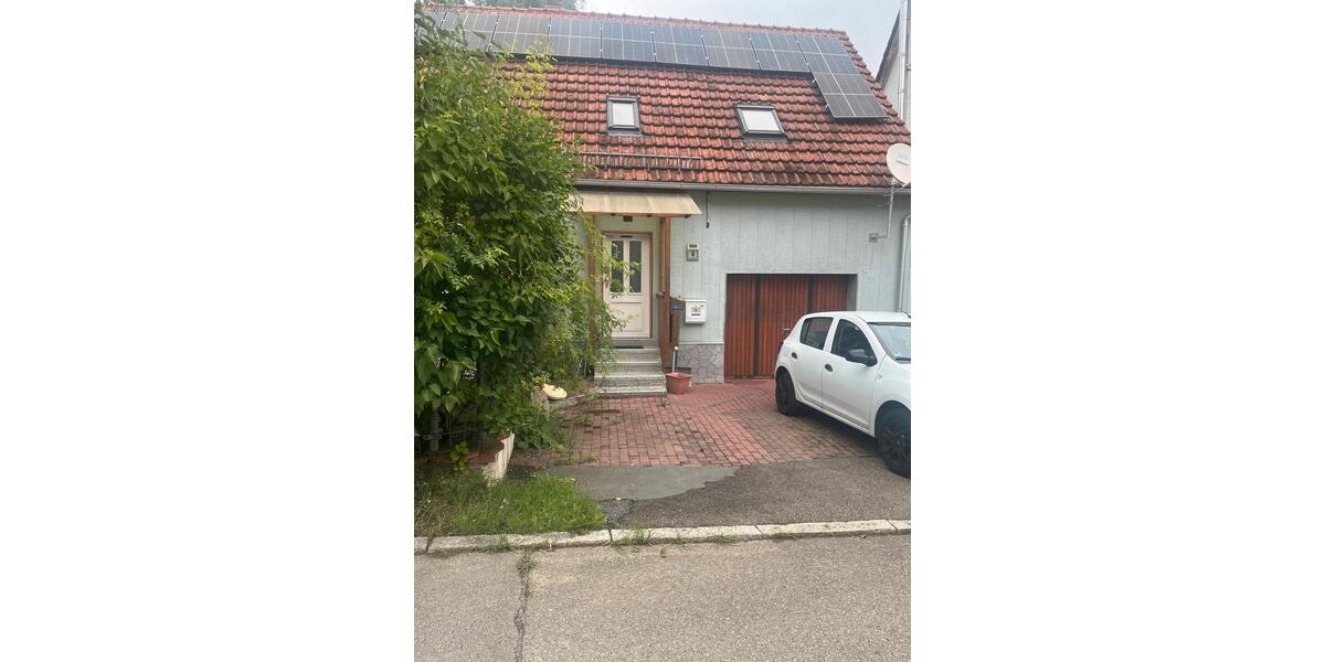 Einfamilienhaus Villingen-Schwenningen Schwenningen - 5.5 Zimmer, 130 m&sup2;, 250.000&euro; | Angebot:24308880