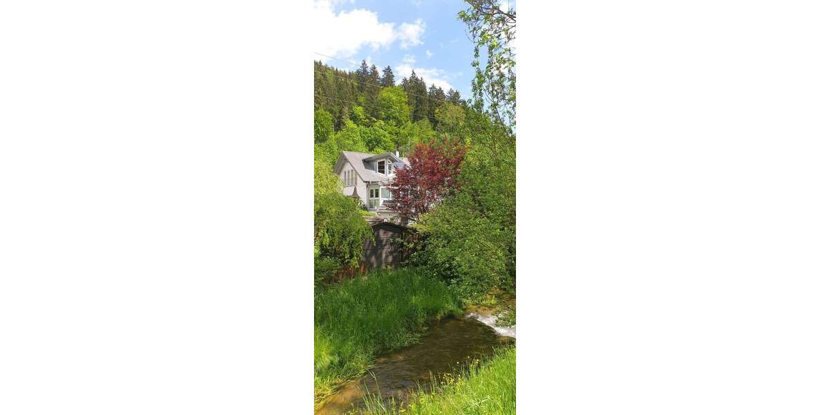 Etagenwohnung Tuttlingen - 4.5 Zimmer, 138 m&sup2;, 1.200&euro; | Angebot:25429333