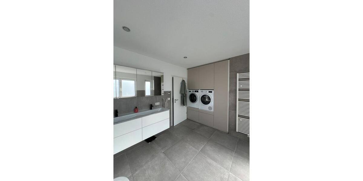 Einfamilienhaus Trossingen - 6 Zimmer, 180 m&sup2;, 775.000&euro; | Angebot:24241048