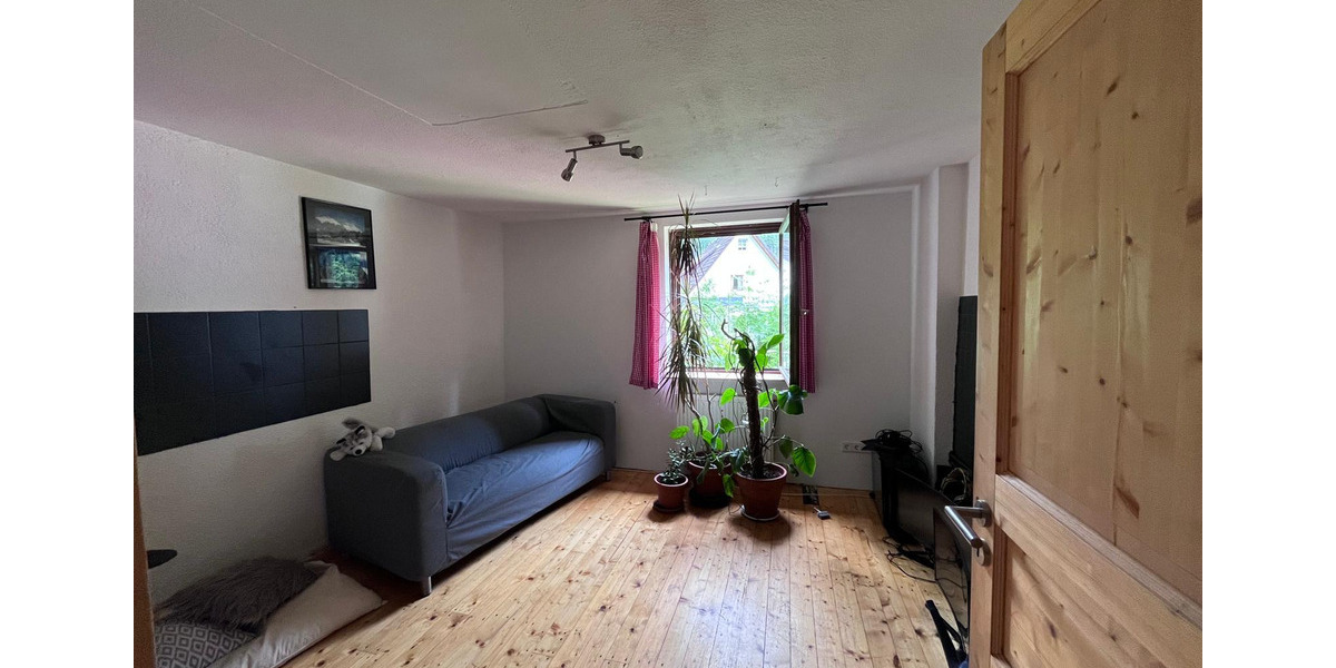 Einfamilienhaus Triberg im Schwarzwald - 4 Zimmer, 160 m&sup2;, 275.000&euro; | Angebot:25838539