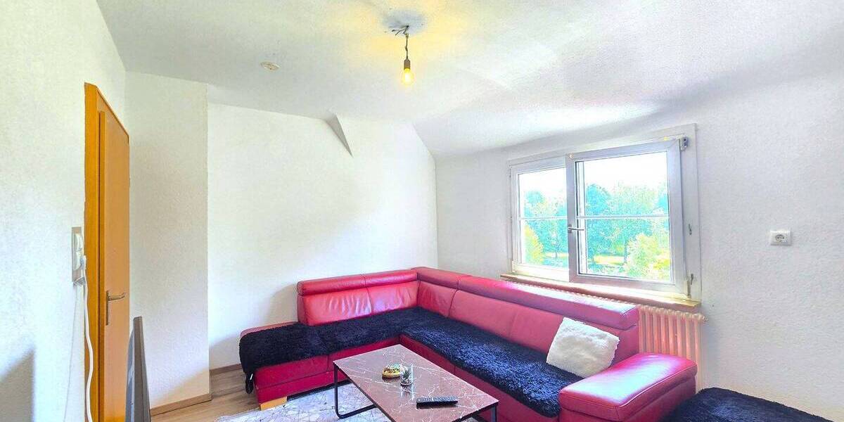 Etagenwohnung Titisee-Neustadt Neustadt - 5 Zimmer, 80 m&sup2;, 225.000&euro; | Angebot:25775123