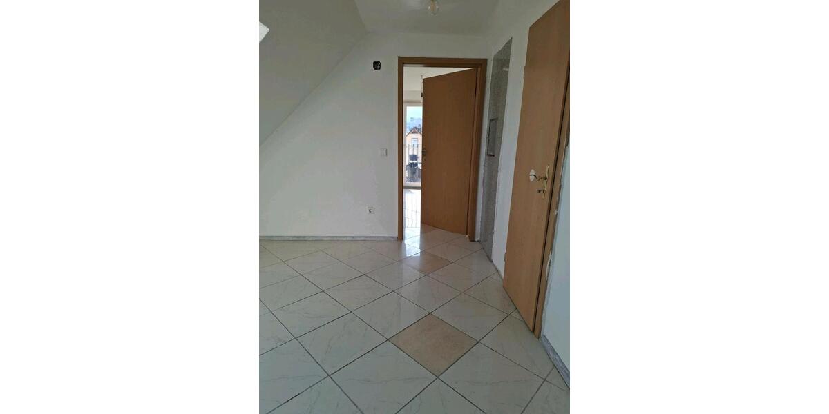 Etagenwohnung Tuttlingen - 5 Zimmer, 90 m&sup2;, 700&euro; | Angebot:25875412