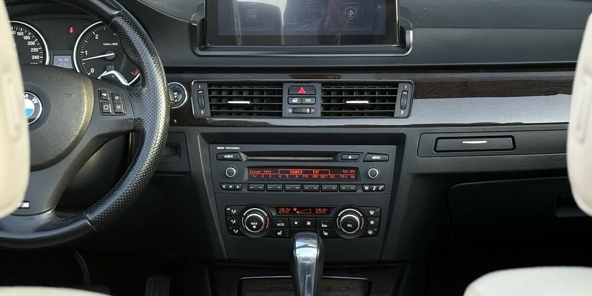 BMW 330d Cabrio HARMAN-KARDON/NAVI/CARPLAY/STANDHZ 152.513 km 16.900 &euro; Villingen-Schwenningen 78054