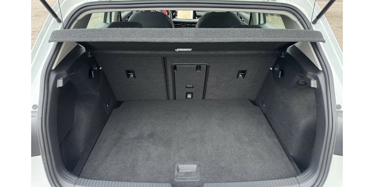 VW Golf 1 ST EDITION VIII LIM. STYLE/MASSAGE/MEMORY 128.913 km 16.800 &euro; Villingen-Schwenningen 78054