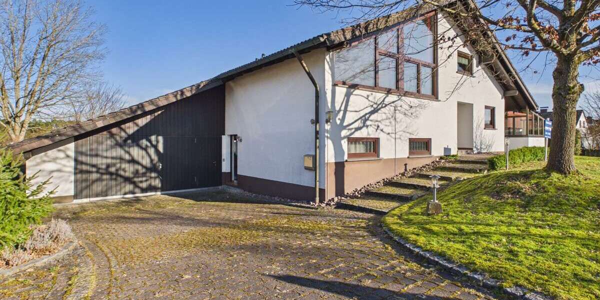 Einfamilienhaus Schramberg / Waldmössingen Waldmössingen - 5.5 Zimmer, 195 m&sup2;, 575.000&euro; | Angebot:18937783