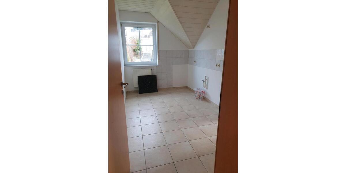 Etagenwohnung Denkingen - 5 Zimmer, 140 m&sup2;, 1.450&euro; | Angebot:25632686