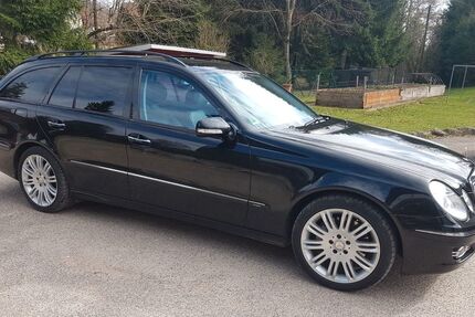 Mercedes-Benz 220 126.779 km 13.500 &euro; Schramberg-Waldmössingen 78713