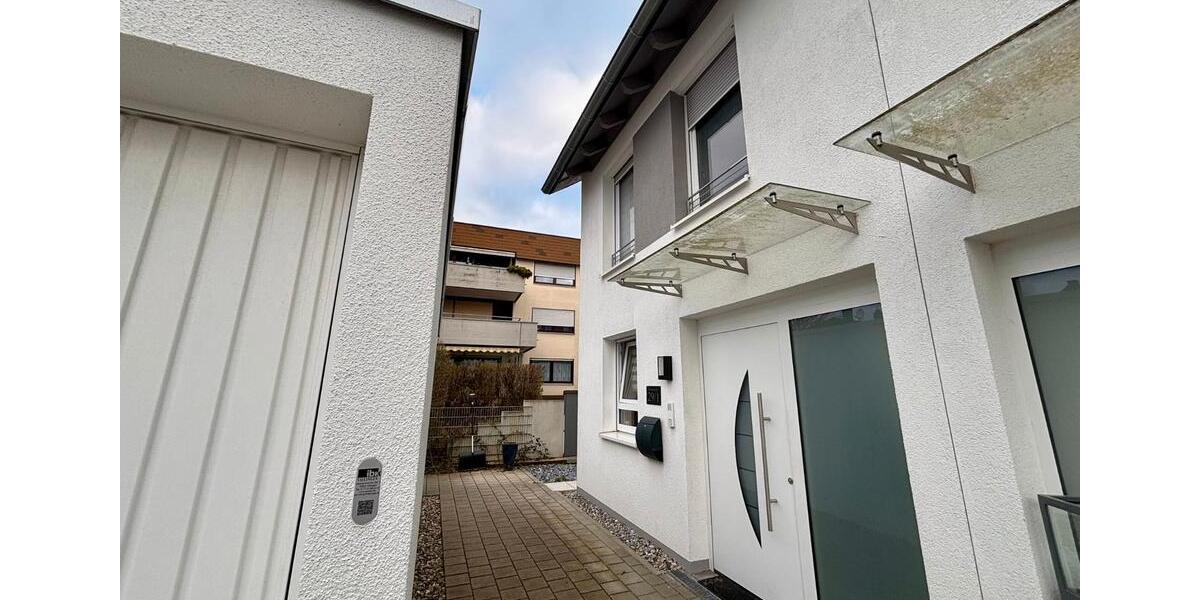 Doppelhaushälfte Villingen-Schwenningen Schwenningen - 5.5 Zimmer, 136 m&sup2;, 459.000&euro; | Angebot:26048202