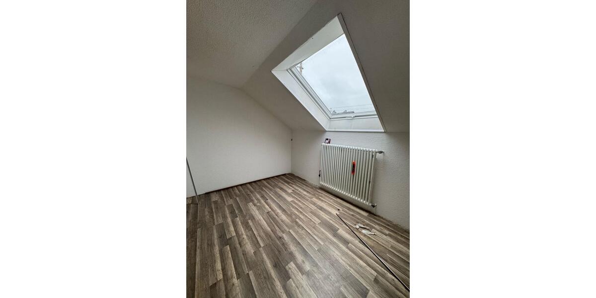 Dachgeschoßwohnung Tuttlingen - 3 Zimmer, 80 m&sup2;, 700&euro; | Angebot:25852575