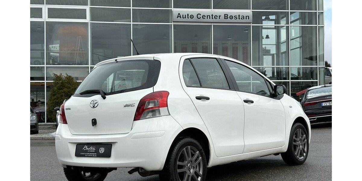 Toyota Yaris 1.0 Cool/KLIMAANLAGE/5-TÜRIG/SCHECKHEFT 112.981 km 4.900 &euro; Villingen-Schwenningen 78054