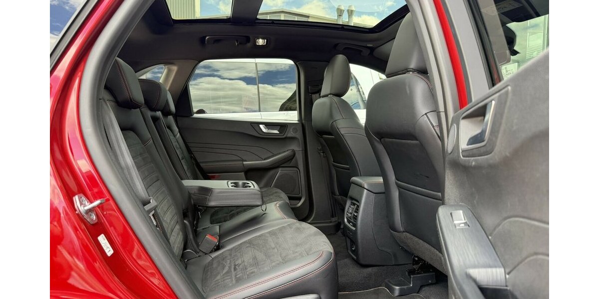 Ford Kuga 2.5 HYBRID ST-LINE X/PANORAMA/KAMERA/1.HAND 26.650 km 23.900 &euro; Villingen-Schwenningen 78054