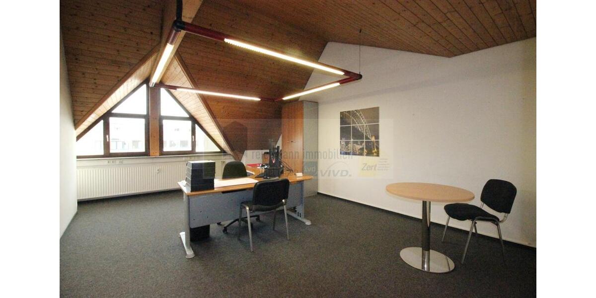 Dachgeschoßwohnung Villingen-Schwenningen Schwenningen - 3 Zimmer, 153 m&sup2;, 550&euro; | Angebot:26727642