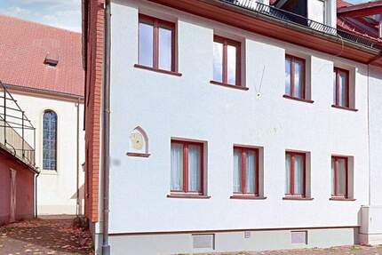 Haus Vöhrenbach Stadtgebiet - 1 Zimmer, 204 m&sup2;, 195.000&euro; | Angebot:25747049
