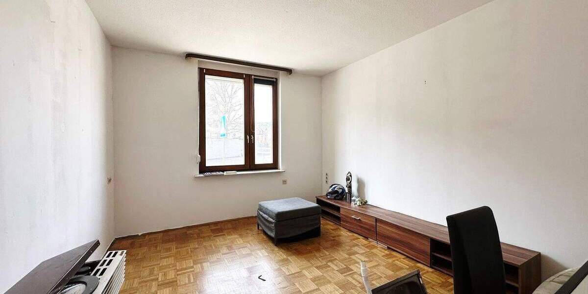 Mehrfamilienhaus, Wohnhaus Tuttlingen - 9 Zimmer, 178 m&sup2;, 239.000&euro; | Angebot:25796350
