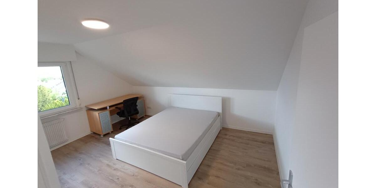 Dachgeschoßwohnung Trossingen - 1 Zimmer, 62 m&sup2;, 400&euro; | Angebot:26580139