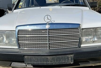 Mercedes-Benz 190 185.254 km 6.250 &euro; Spaichingen 78549