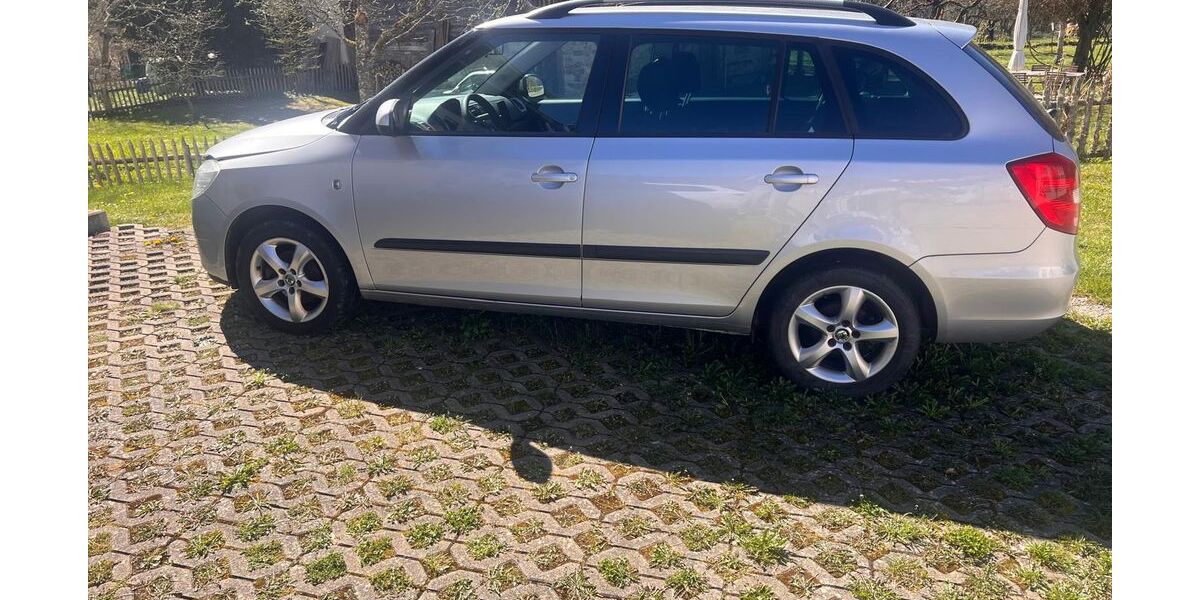 Skoda Fabia 237.935 km 1.099 &euro; Blumberg 78176
