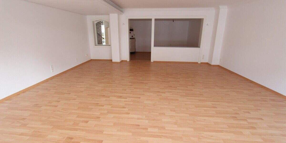 Etagenwohnung Donaueschingen - 3 Zimmer, 147 m&sup2;, 999&euro; | Angebot:25820847