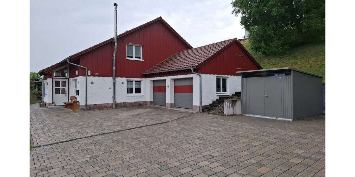 Einfamilienhaus Bonndorf - 4 Zimmer, 140 m&sup2;, 420.000&euro; | Angebot:27018345