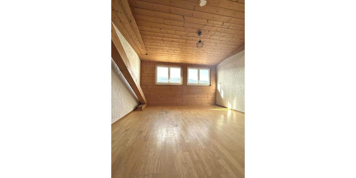Etagenwohnung Titisee-Neustadt Neustadt - 3 Zimmer, 93 m&sup2;, 265.000&euro; | Angebot:25745145