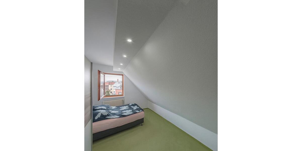 Dachgeschoßwohnung Villingen-Schwenningen Schwenningen - 4 Zimmer, 128 m&sup2;, 239.000&euro; | Angebot:26378749