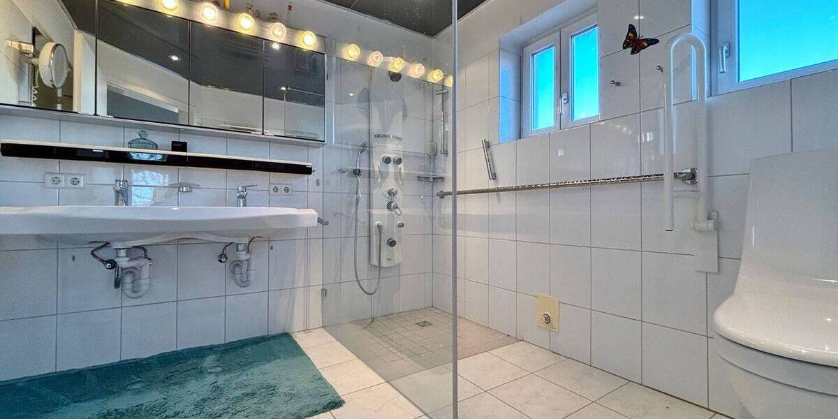 Einfamilienhaus Tuttlingen - 9 Zimmer, 264 m&sup2;, 698.000&euro; | Angebot:26826884