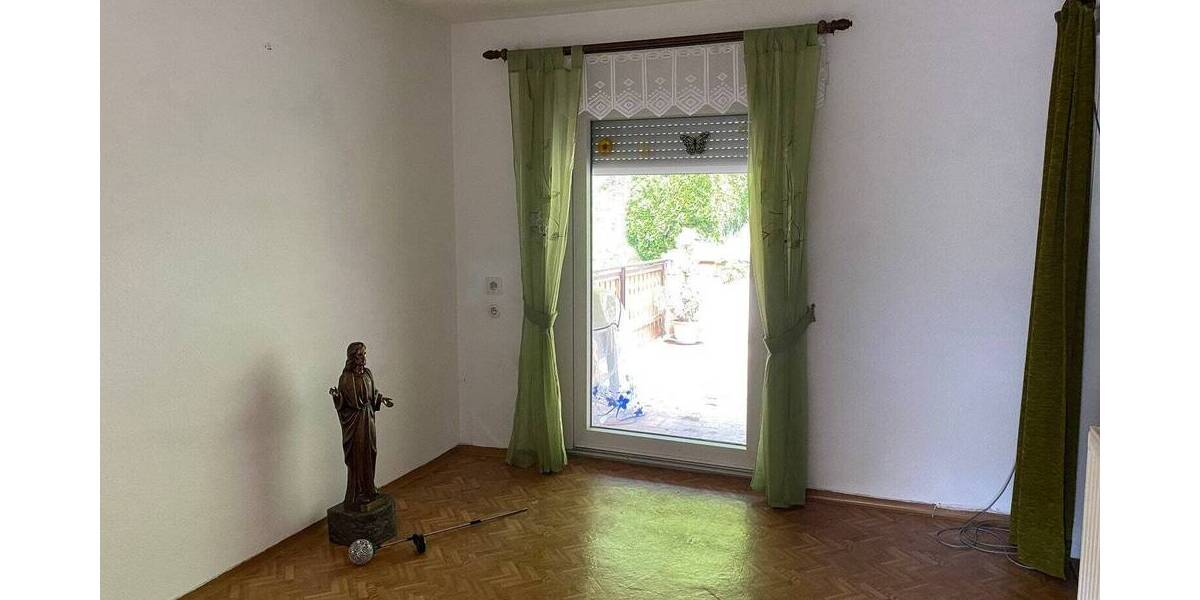 Doppelhaushälfte Reichenbach - 6 Zimmer, 124 m&sup2;, 130.000&euro; | Angebot:25671596