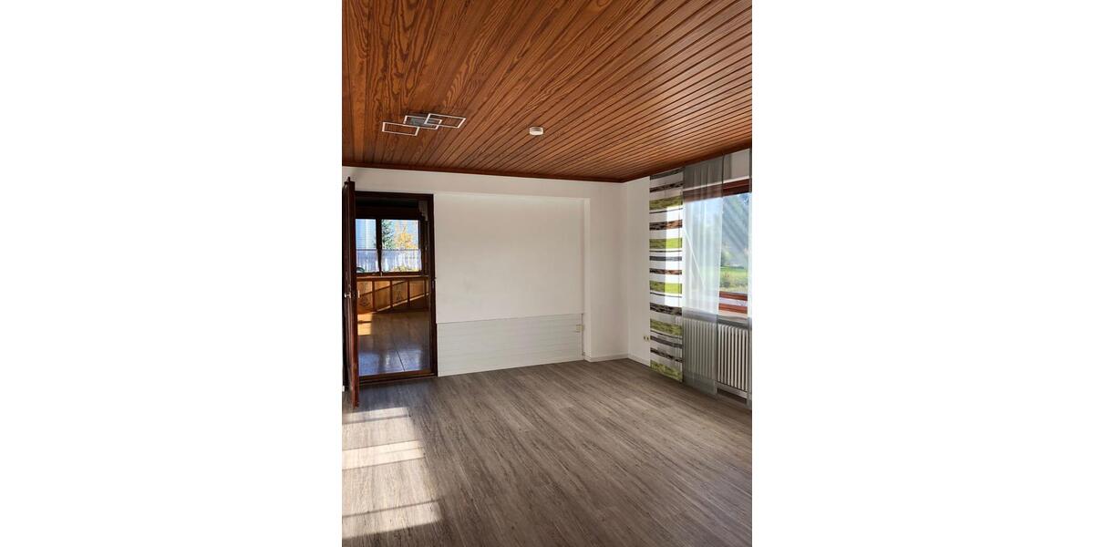 Etagenwohnung Aichhalden - 3 Zimmer, 190 m&sup2;, 1.200&euro; | Angebot:25905240